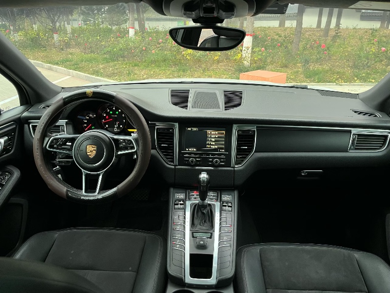 廊坊14年保时捷Macan8