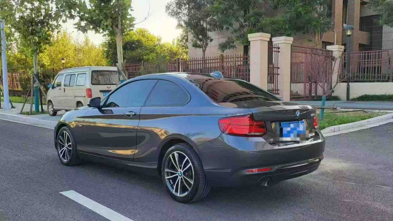 保定19年宝马2系3