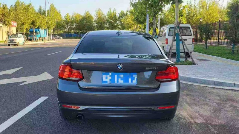 保定19年宝马2系9