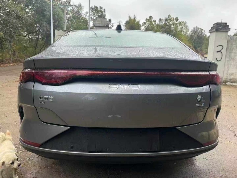 河源26年比亞迪秦8