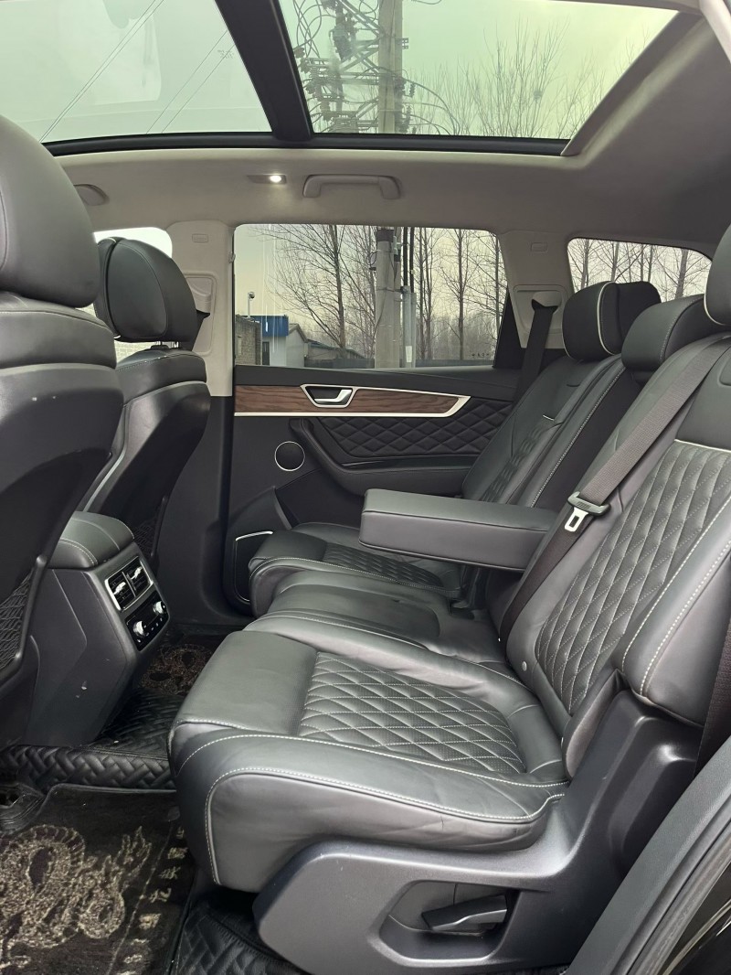 廊坊20年红旗HS76