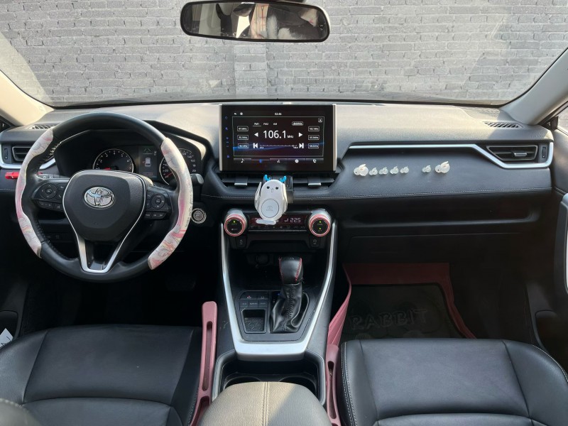 廊坊23年丰田威兰达5