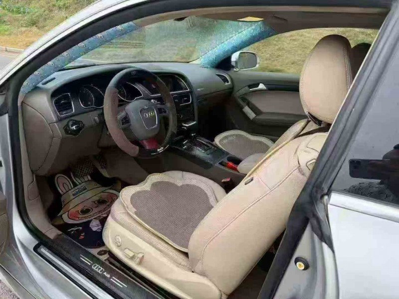 三明09年奥迪A56