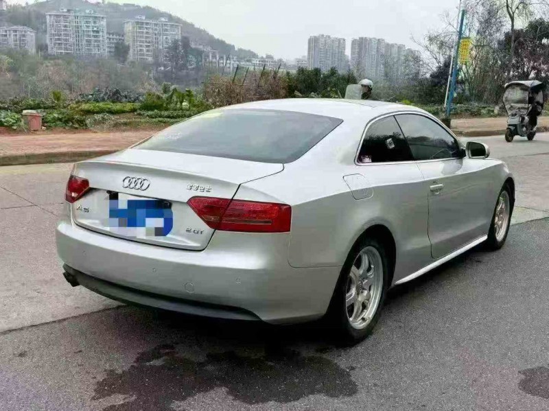 三明09年奥迪A58