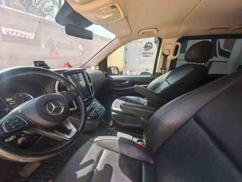 安順19年奔馳威霆4