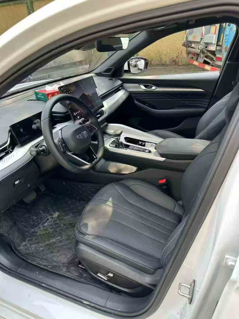 江门25年吉利星瑞3