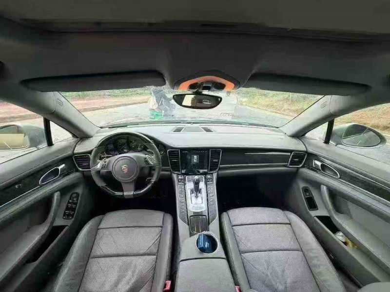 三明13年保时捷帕拉梅拉5