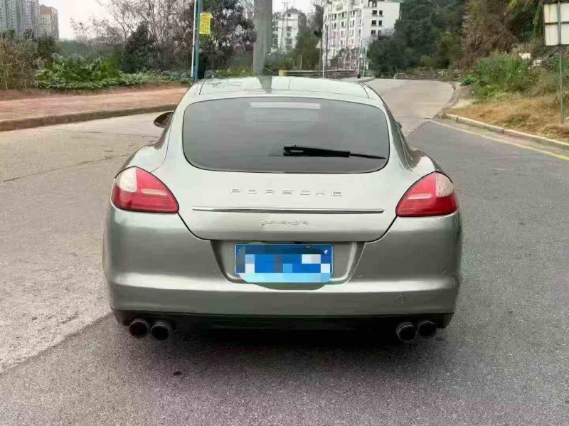 三明13年保时捷帕拉梅拉8