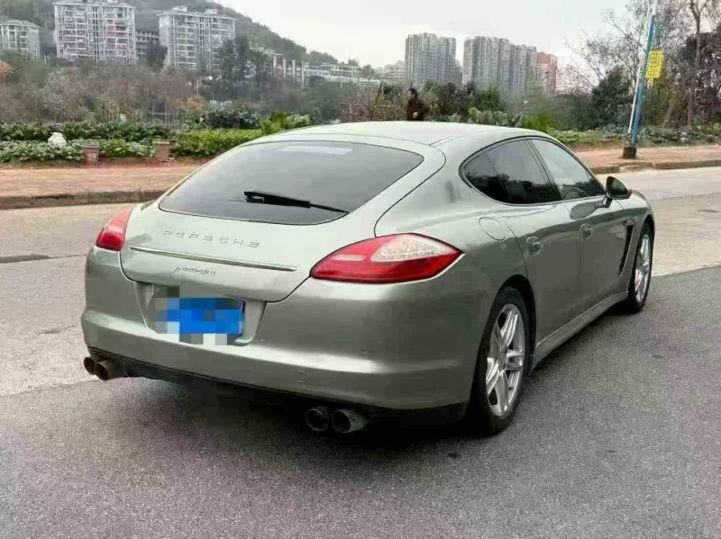 三明13年保时捷帕拉梅拉9