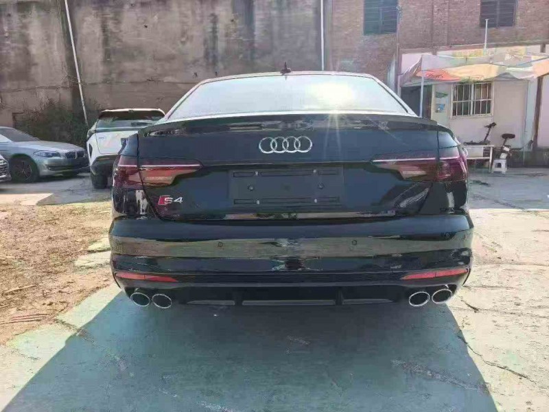 保山25年奧迪S49