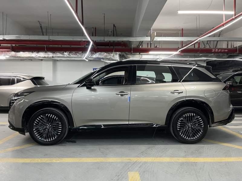 深圳26年日产探陆7