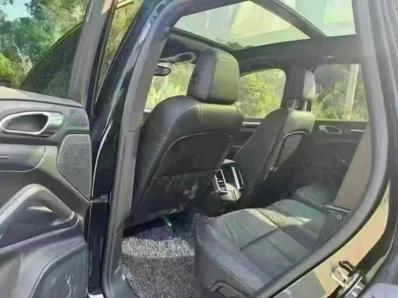 汕头15年保时捷卡宴6