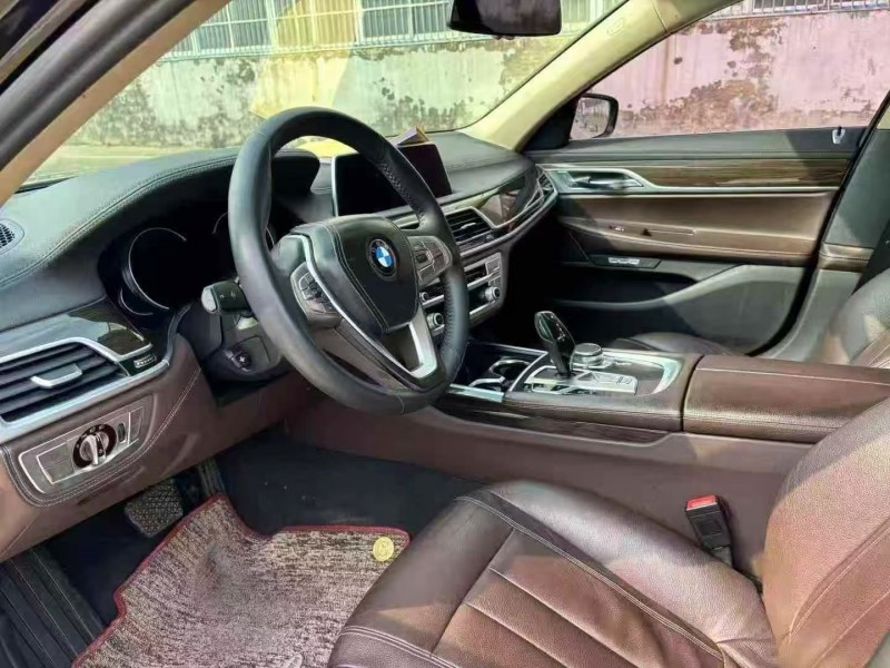 菏澤17年寶馬7系4