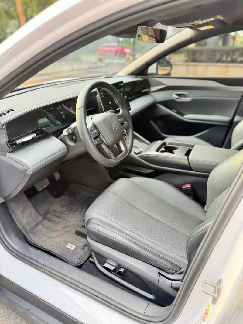 东莞25年比亚迪秦3