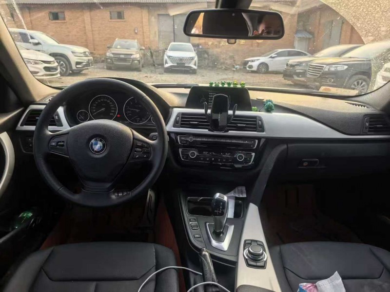 楚雄16年寶馬3系8