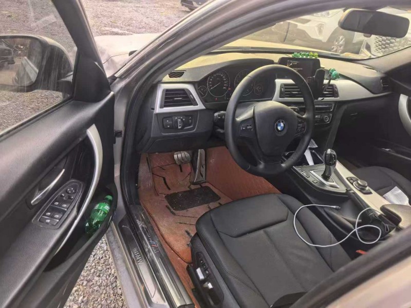 楚雄16年寶馬3系9