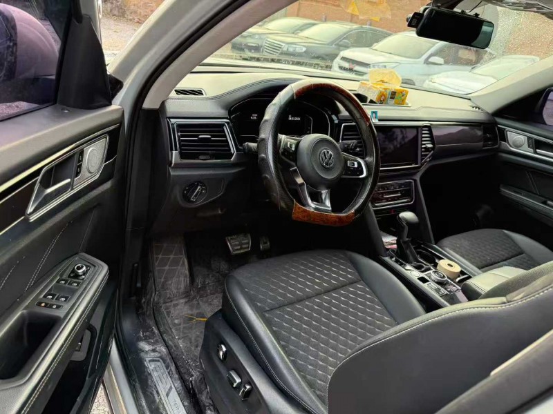 楚雄21年大眾途昂9