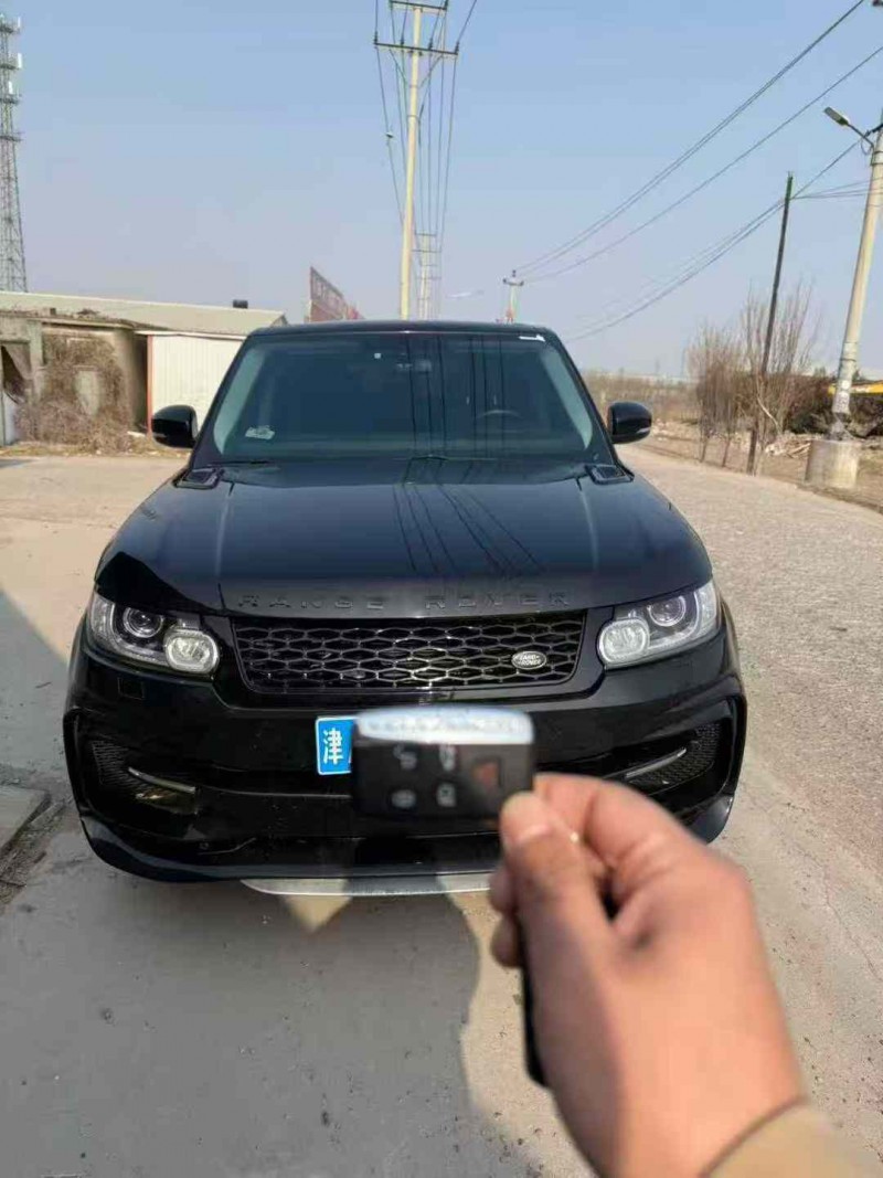 天津16年路虎揽胜运动1