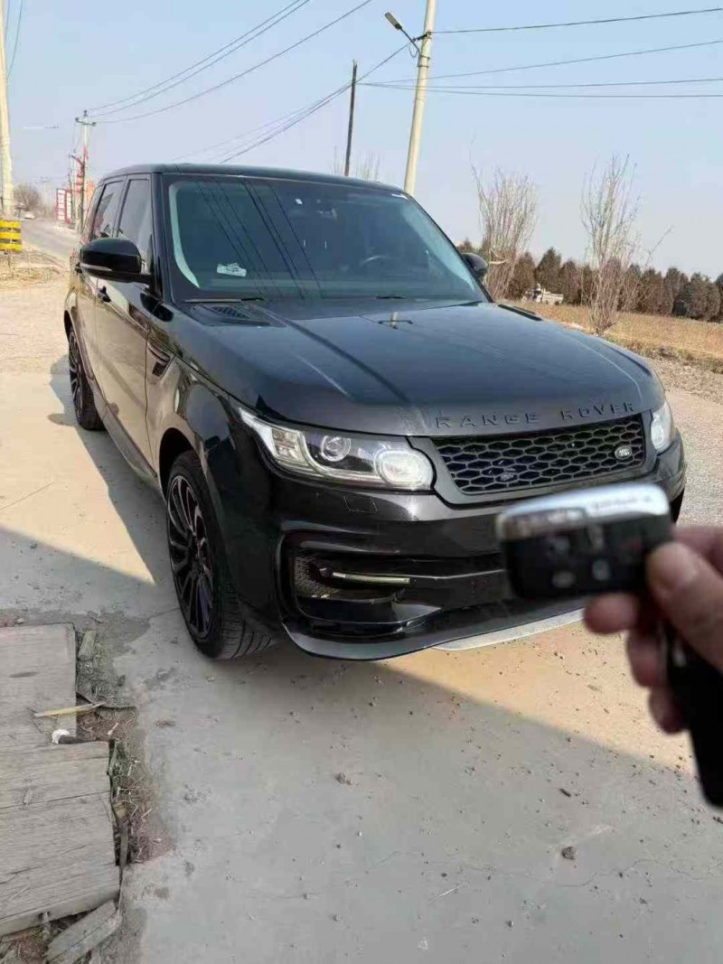 天津16年路虎揽胜运动2