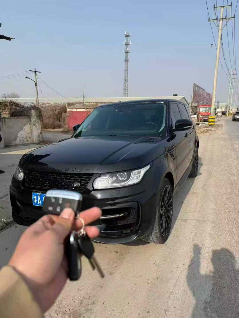 天津16年路虎揽胜运动3