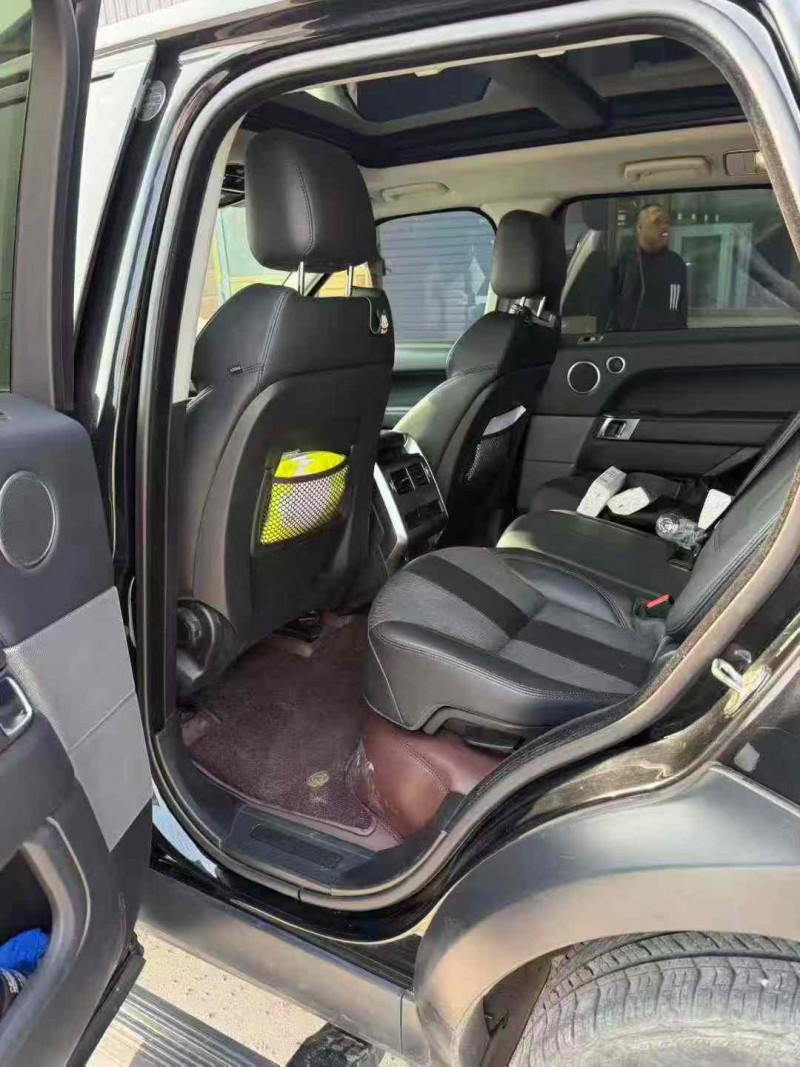 天津16年路虎揽胜运动7