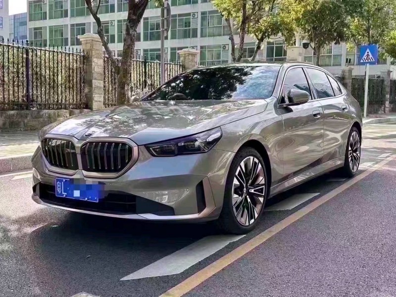 广州25年宝马5系2