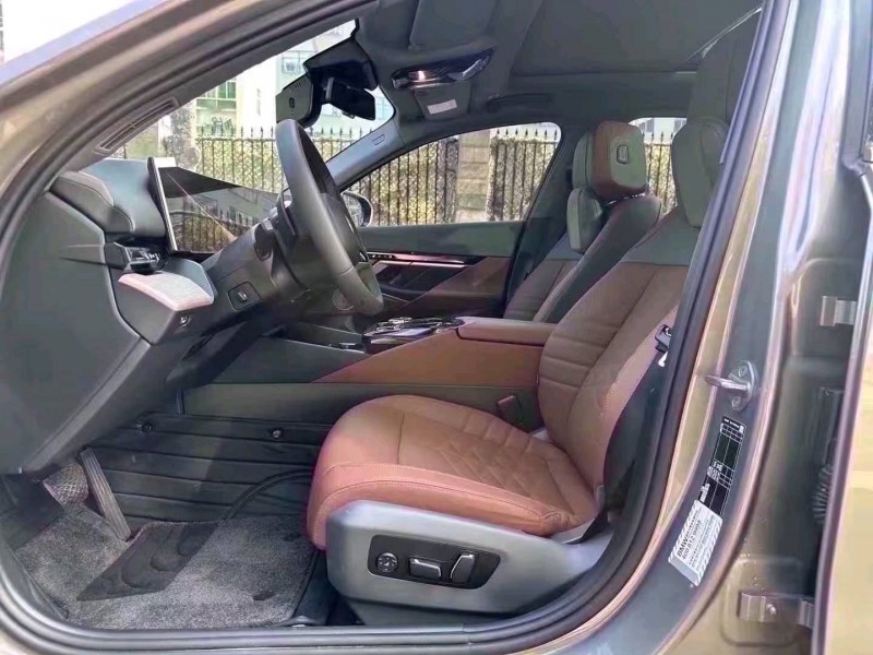 广州25年宝马5系4