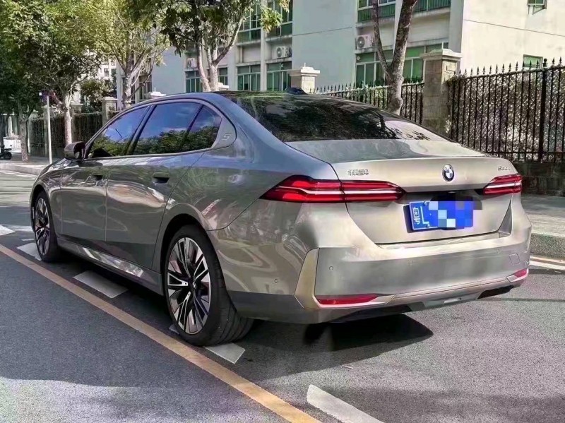 广州25年宝马5系7