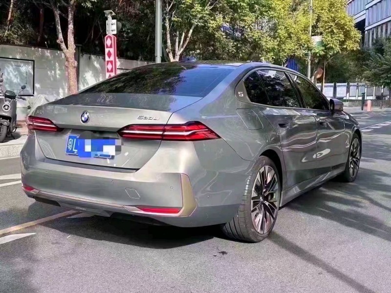 广州25年宝马5系8