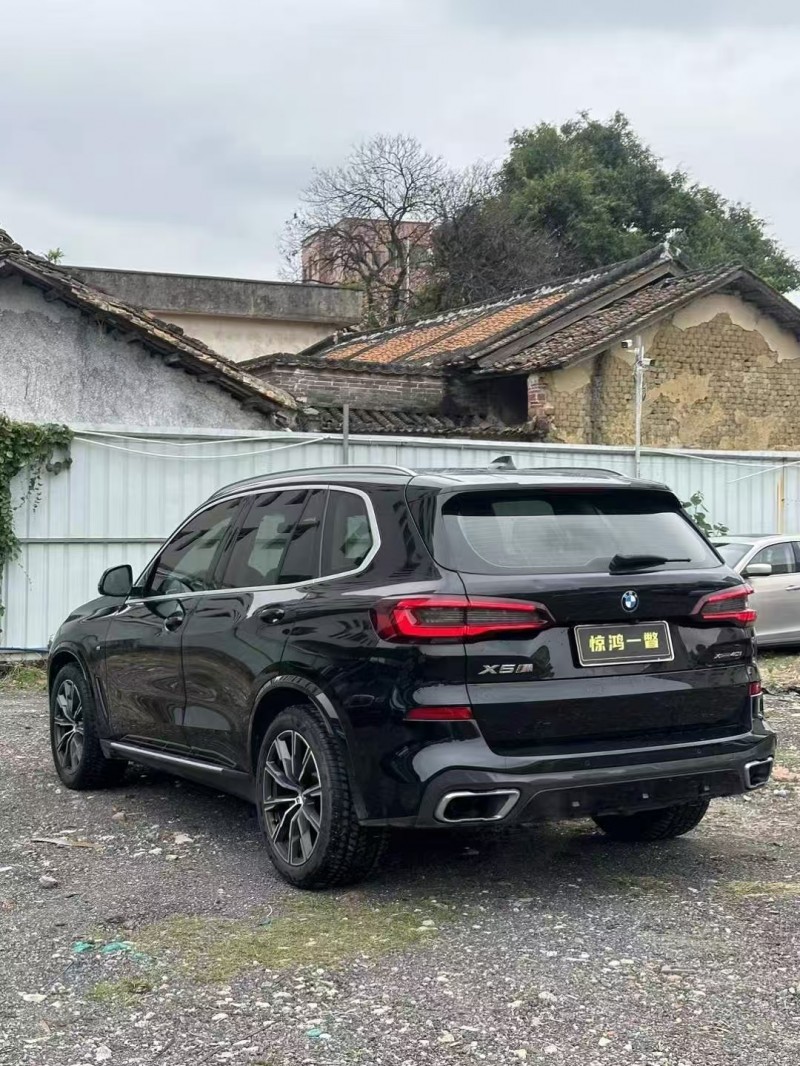 广州21年宝马X57