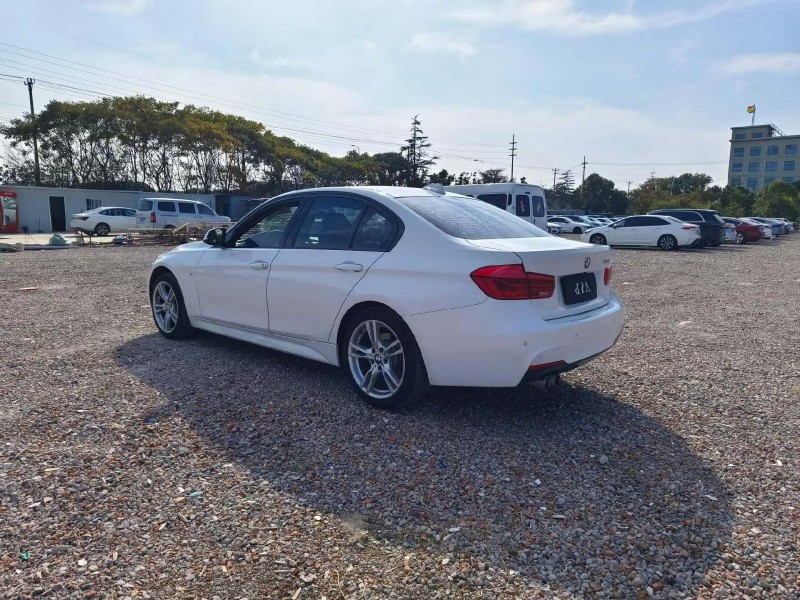 苏州17年宝马3系8