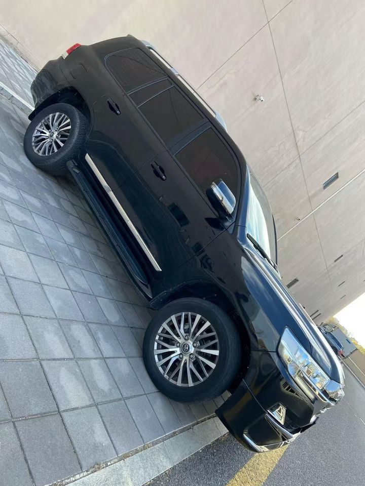 营口17年丰田兰德酷路泽2