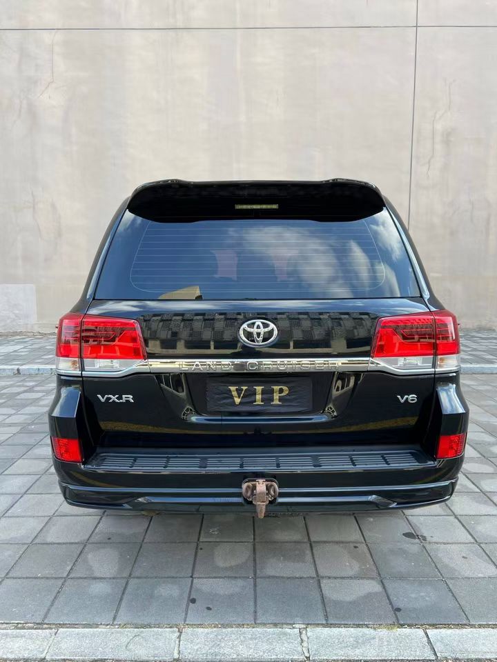 营口17年丰田兰德酷路泽8