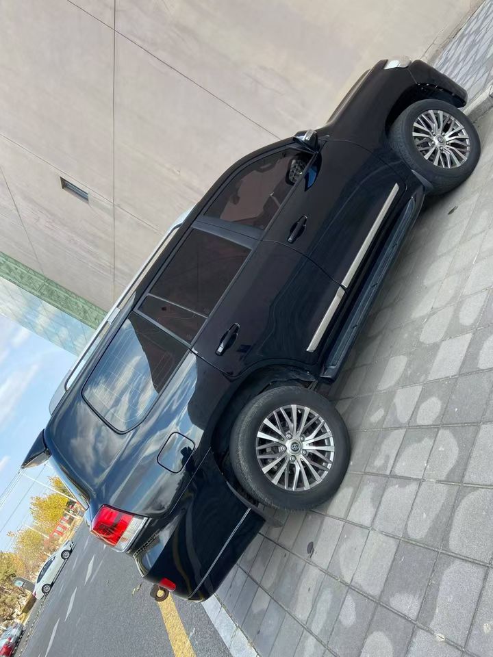 营口17年丰田兰德酷路泽9