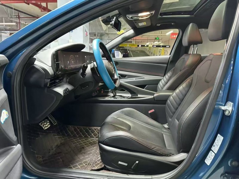 成都21年现代伊兰特4