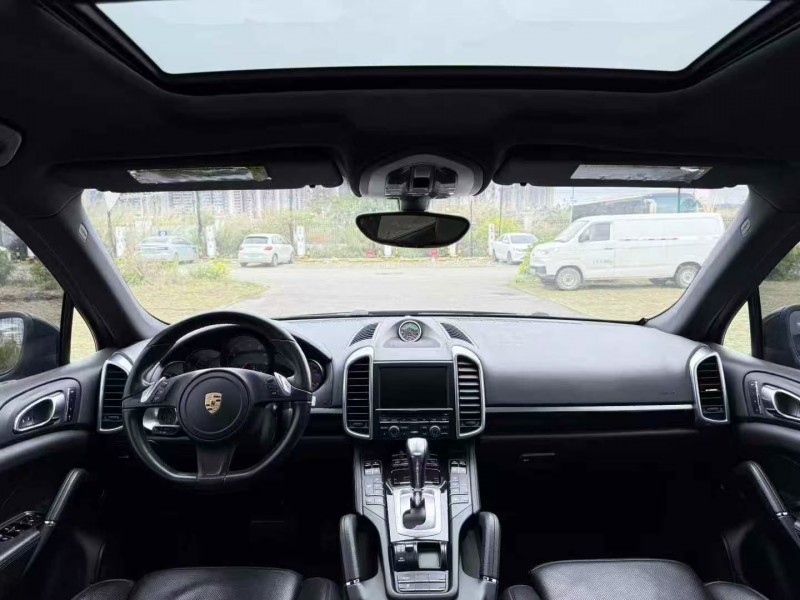 汕头14年保时捷卡宴7