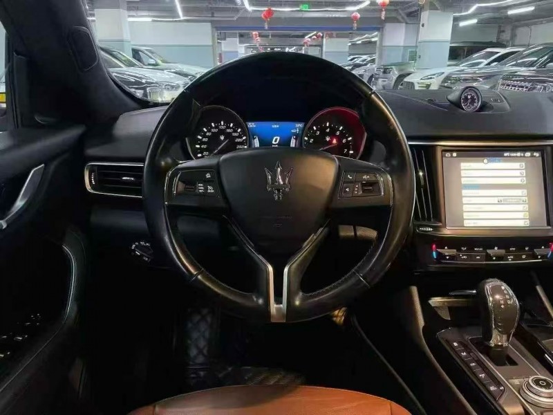 江门18年玛莎拉蒂Levante6