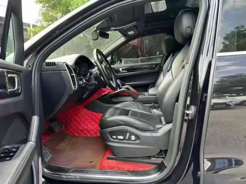 江门18年保时捷卡宴4