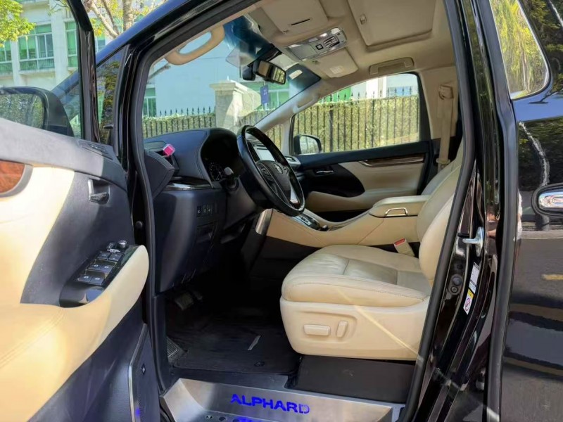 江门18年丰田埃尔法5