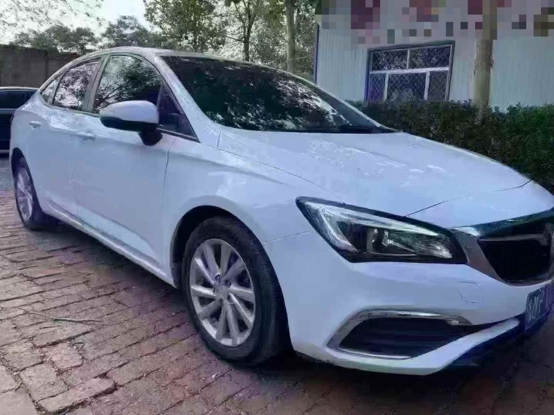 潍坊19年别克威朗3