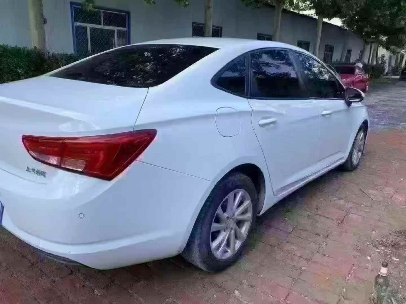 潍坊19年别克威朗7