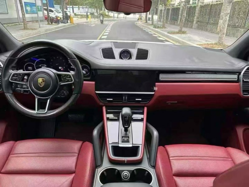 珠海23年保时捷卡宴5