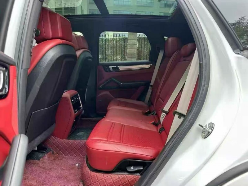 珠海23年保时捷卡宴6