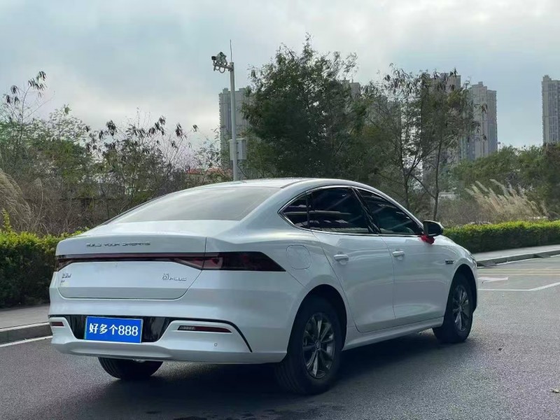 汕头26年比亚迪秦8