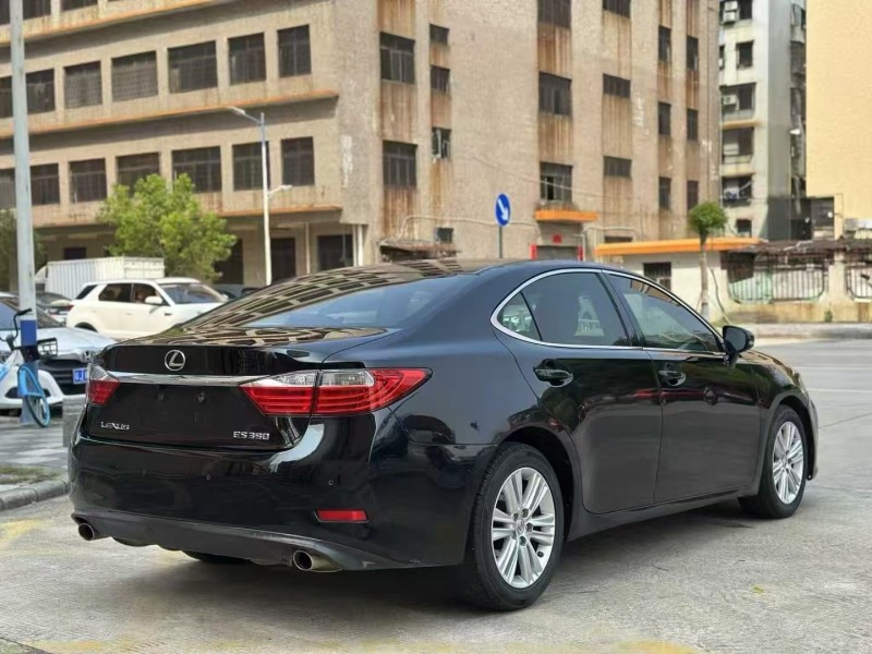 汕头13年雷克萨斯ES8