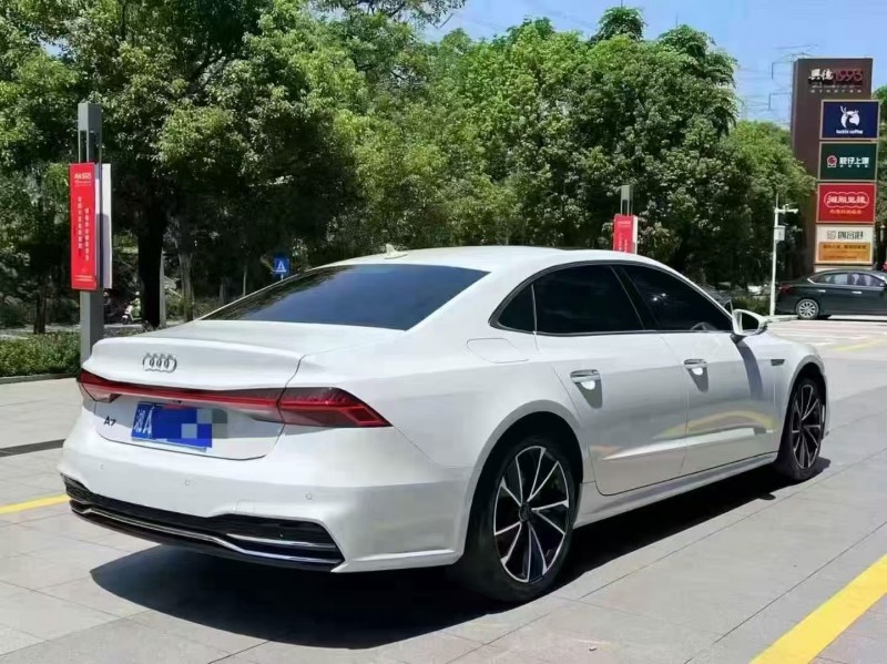 江门23年奥迪A7L8