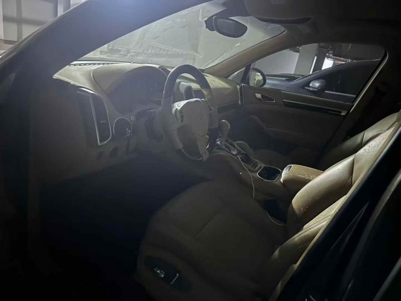 江門14年保時捷卡宴3