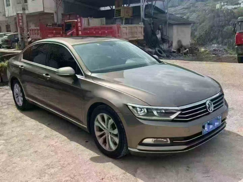 重慶16年大眾邁騰2