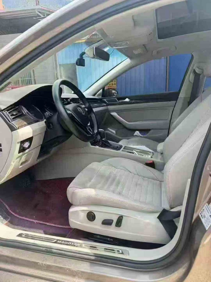 重慶16年大眾邁騰5