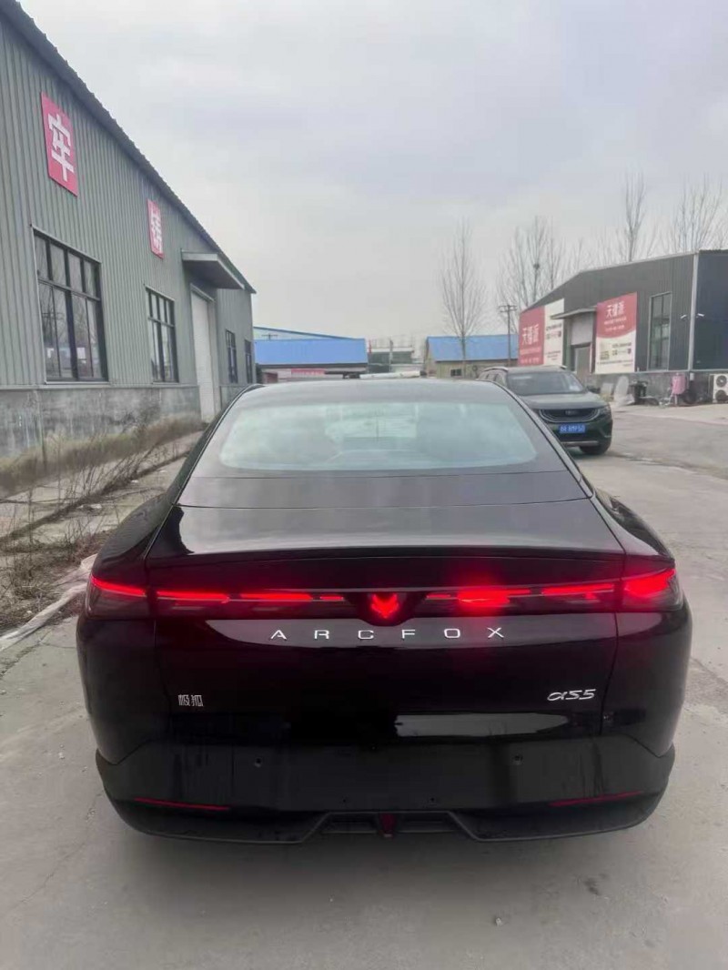 菏泽25年极狐汽车阿尔法5